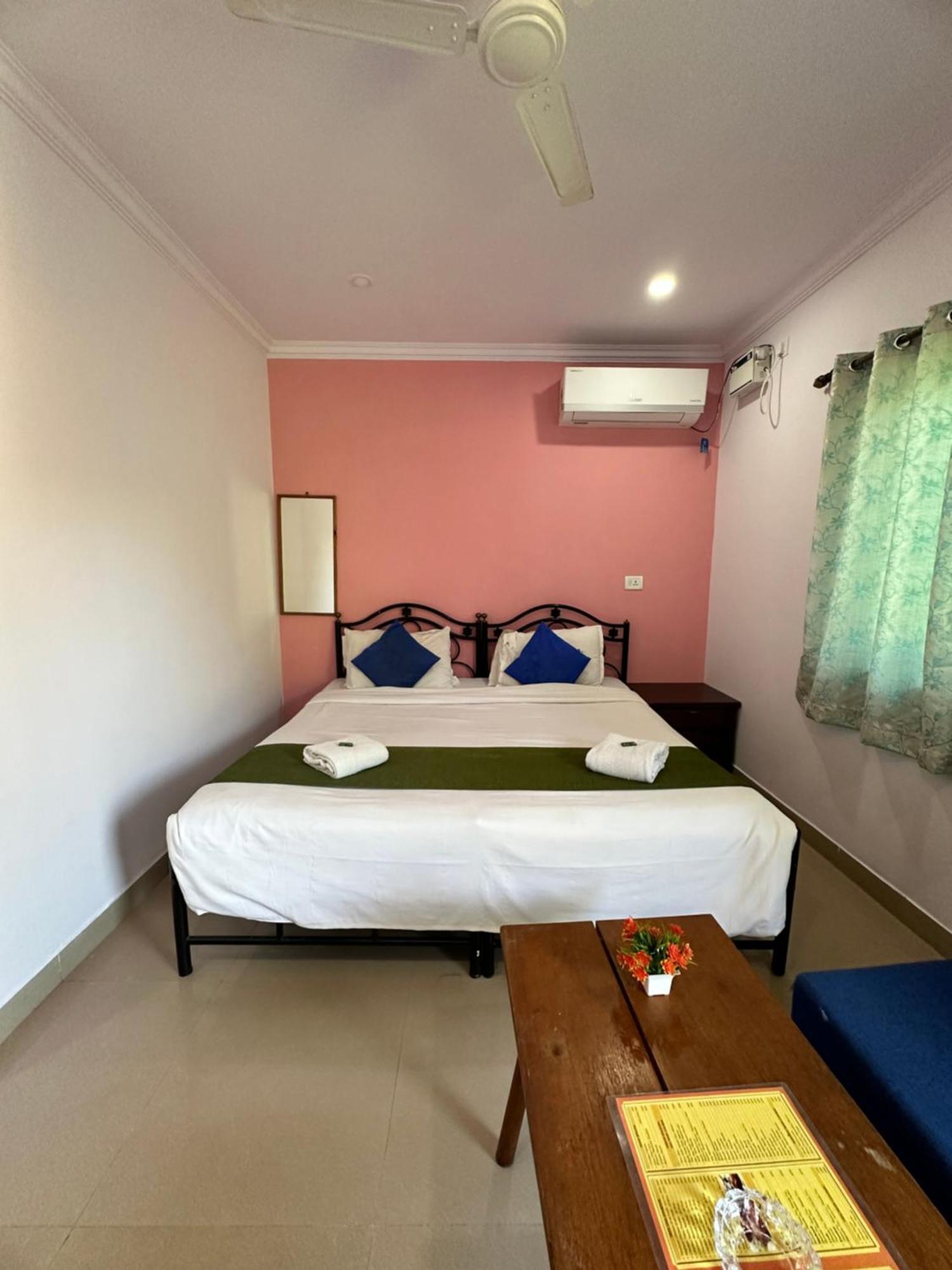 Casa Somanjo Inn Calangute Ngoại thất bức ảnh
